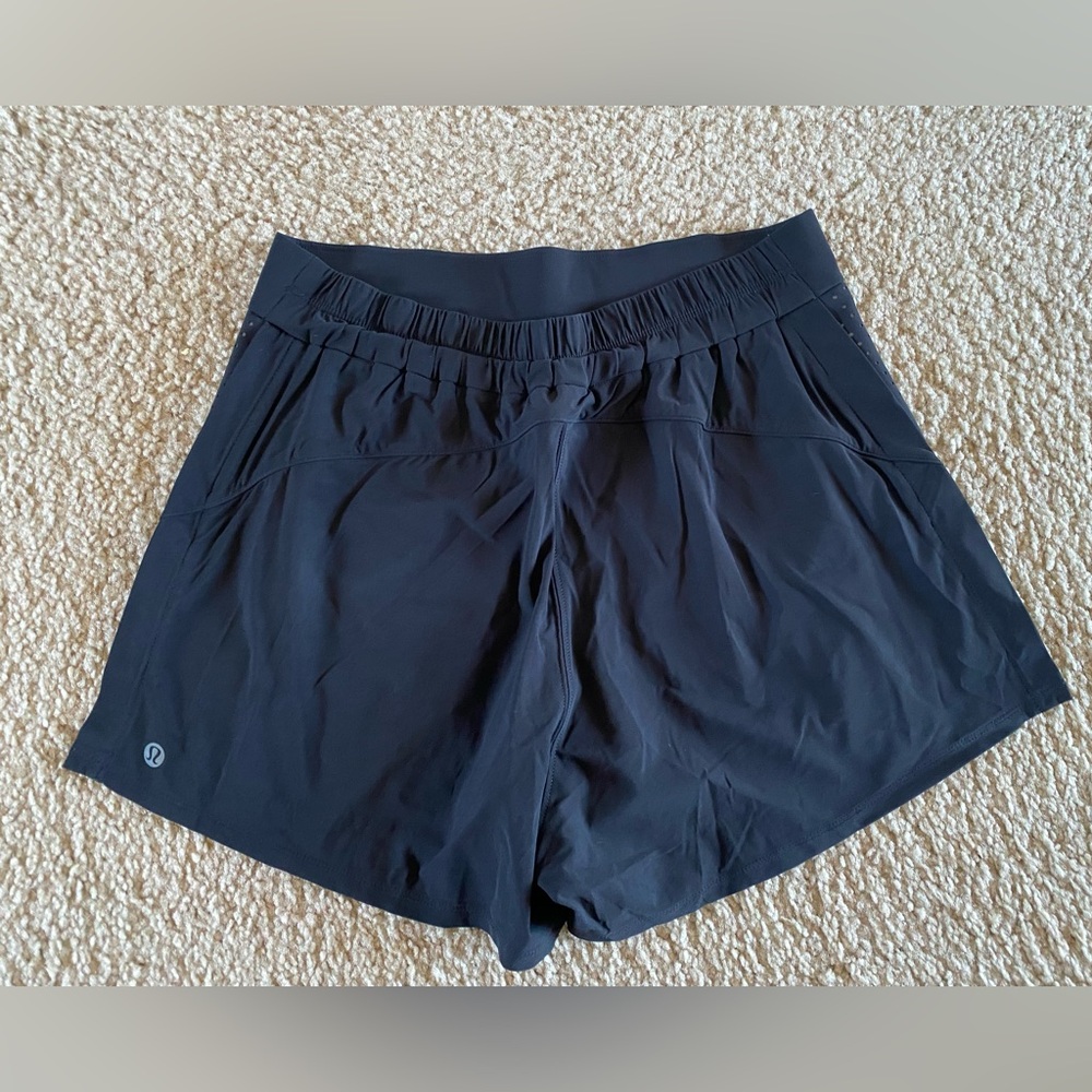 Lululemon Tracker High Rise Shorts - Picture 4 of 5